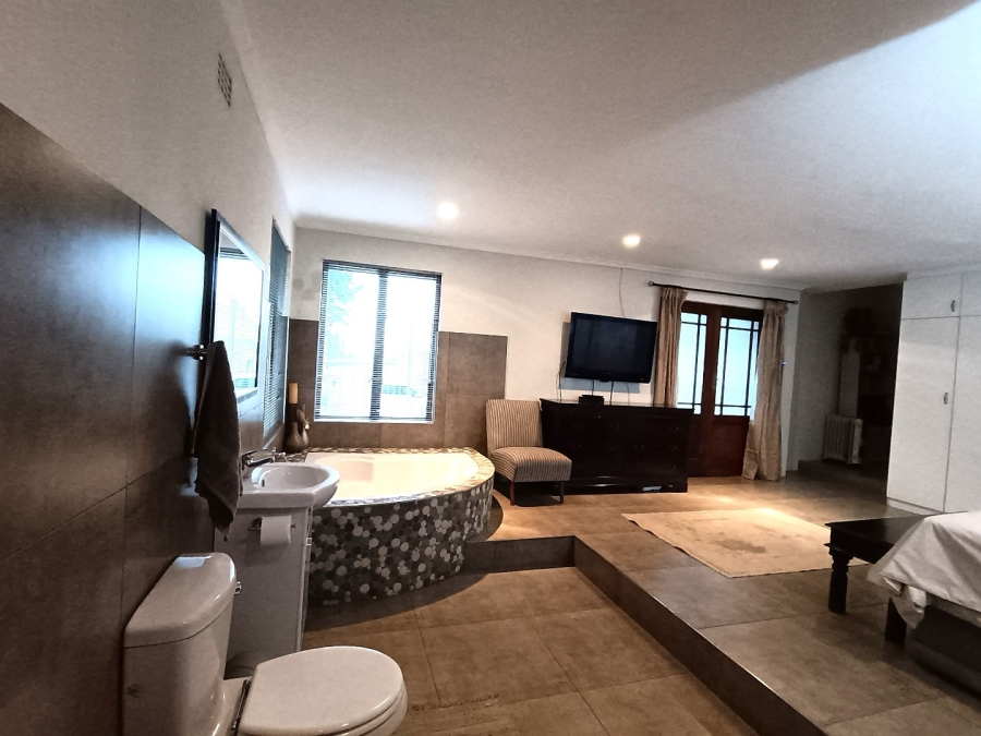 To Let 4 Bedroom Property for Rent in Avondale Western Cape